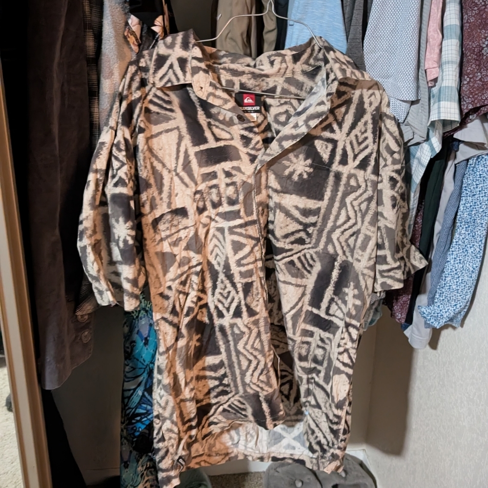 Quicksilver button up